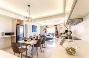  Leo - Unique Sea View Apartment  Афины